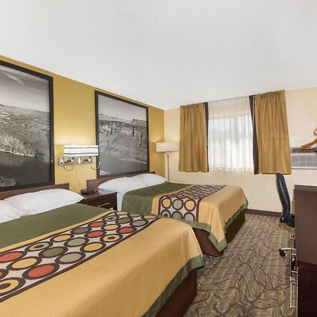 Super 8 By Wyndham Nampa Hotel Exterior photo