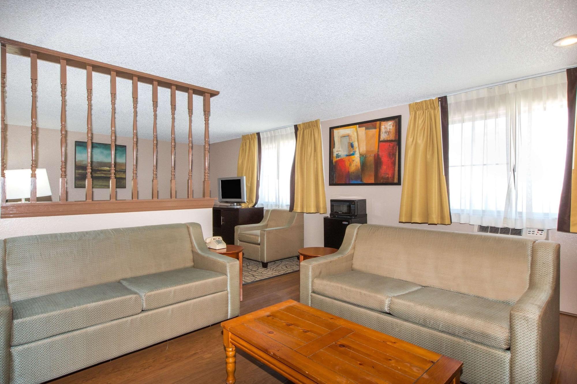 Super 8 By Wyndham Nampa Hotel Exterior photo