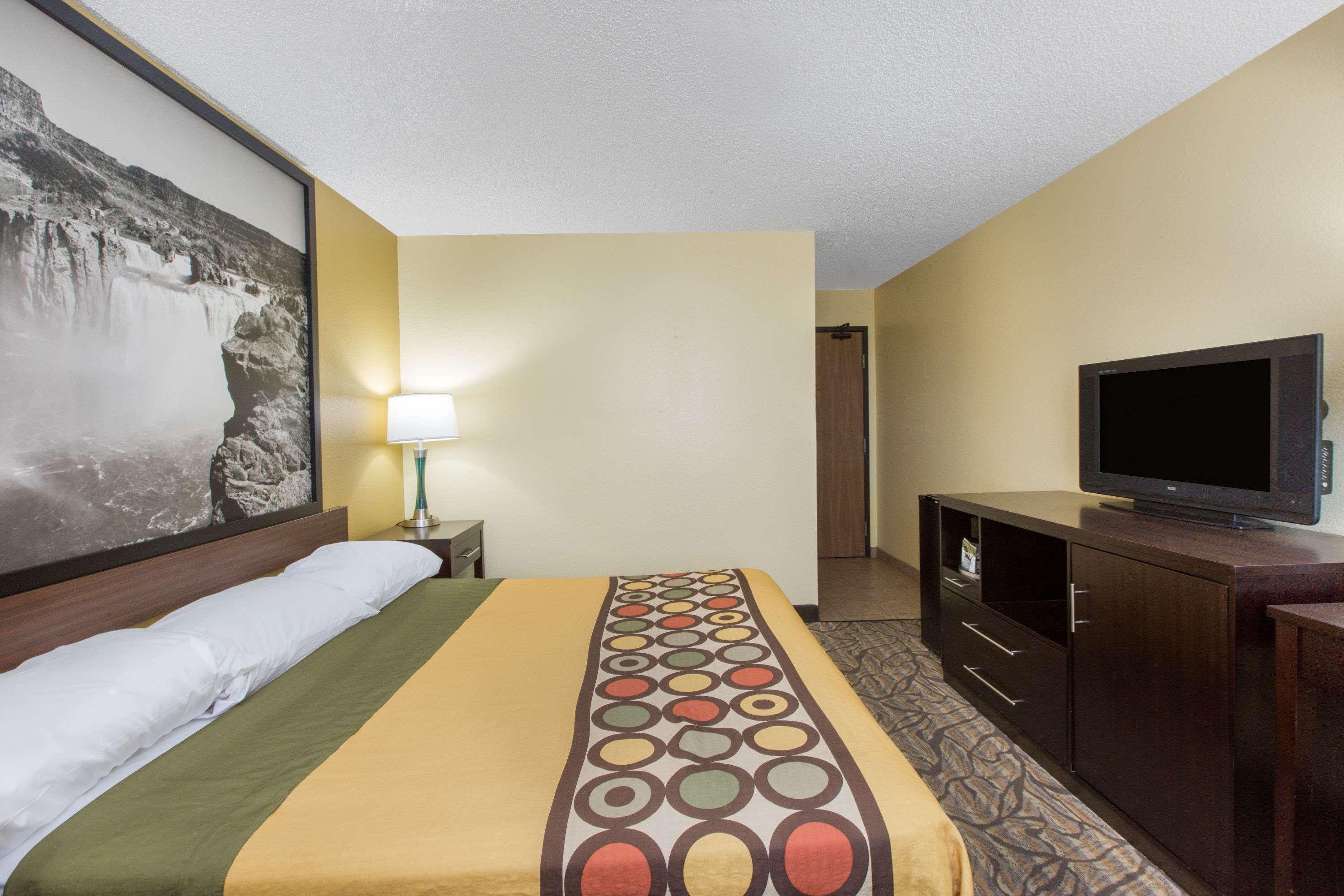 Super 8 By Wyndham Nampa Hotel Exterior photo