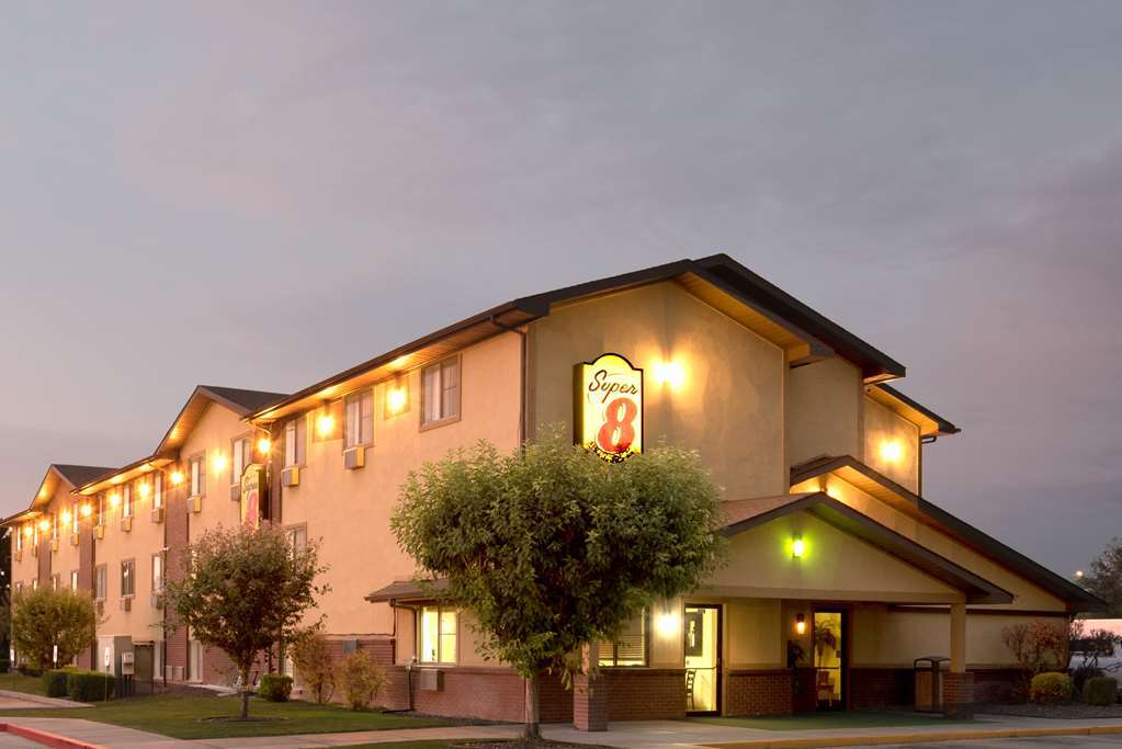 Super 8 By Wyndham Nampa Hotel Exterior photo