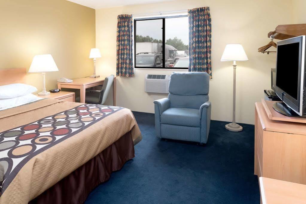 Super 8 By Wyndham Nampa Hotel Exterior photo