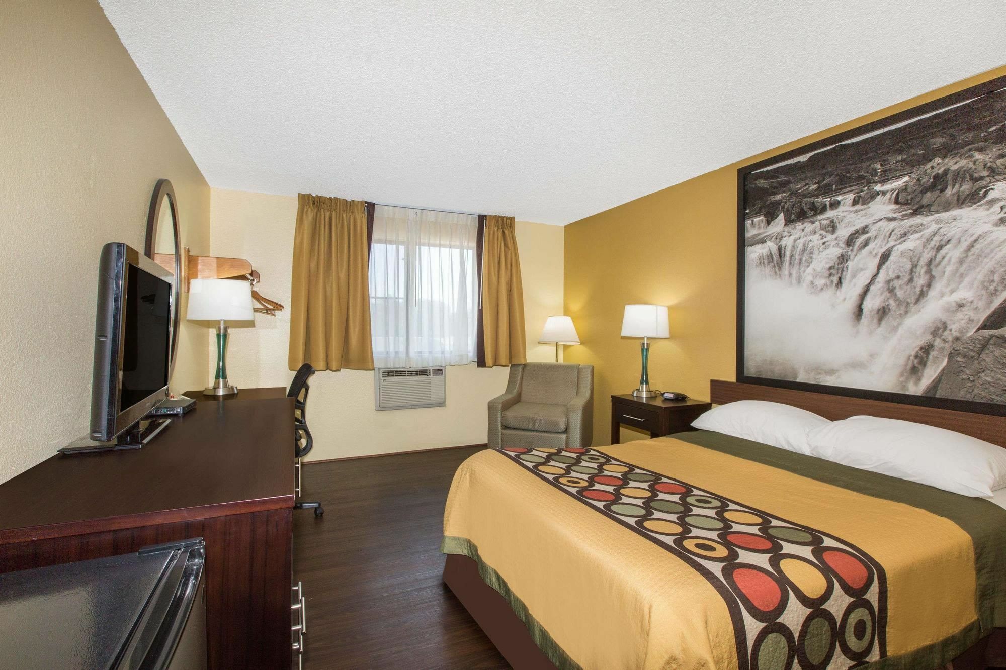 Super 8 By Wyndham Nampa Hotel Exterior photo